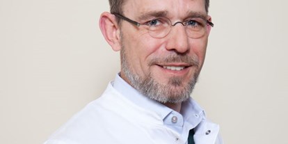 Schönheitskliniken - Brustvergrößerung - Chefarzt Dr. med. Klaus G. Niermann - Fontana Klinik Mainz