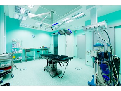 Schönheitskliniken - Tschechien - Grüner Operationssaal - Medicom Clinic Prag