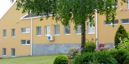 Schönheitskliniken - Tschechien - Hinter der Klinik befindet sich eine Parkanlage, die zum Spazierengehen einlädt - Schönheitsklinik Tabor