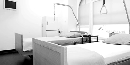 Schönheitskliniken - Lidstraffung - Modernste 1- und 2- Bett-Zimmer - Praxisklinik Urania